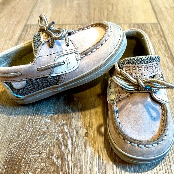 🛥SPERRY Top Sider Leather Boat Shoe - Size 4 Bluefish Crib - Picture 1 of 6